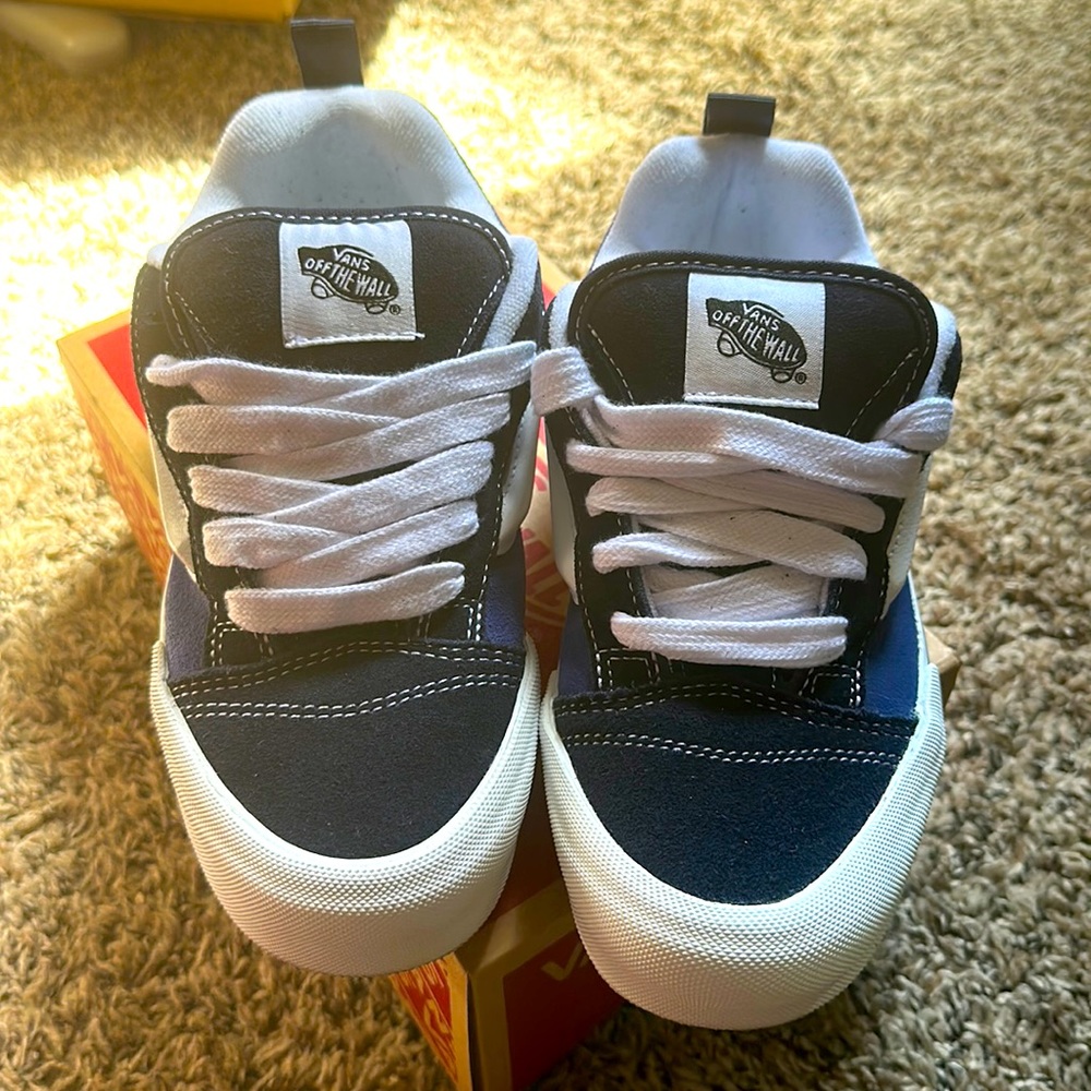 Navy Knu Skool Vans